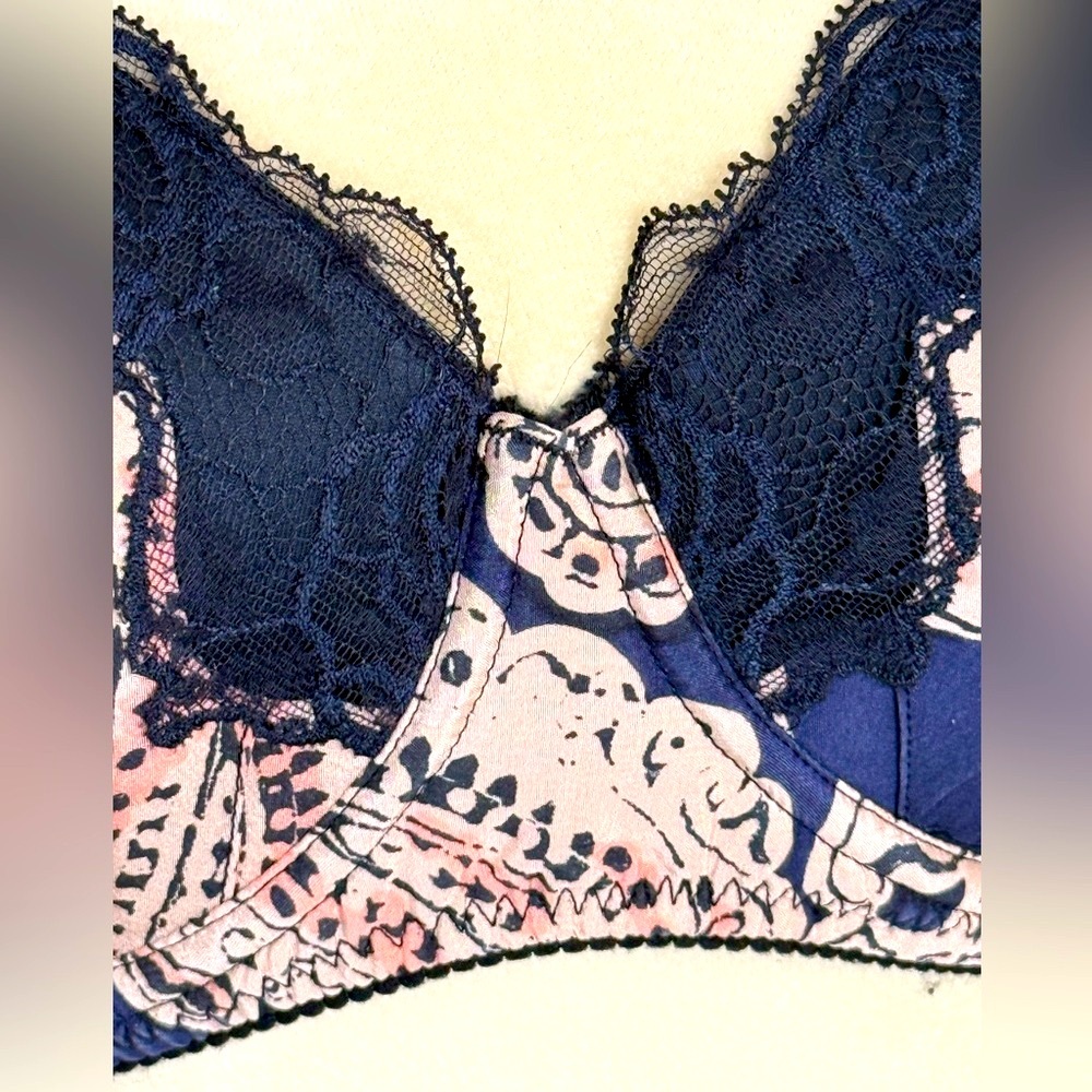 Stella McCartney Balconette Bra in Navy and Pink - Picture 3 of 9